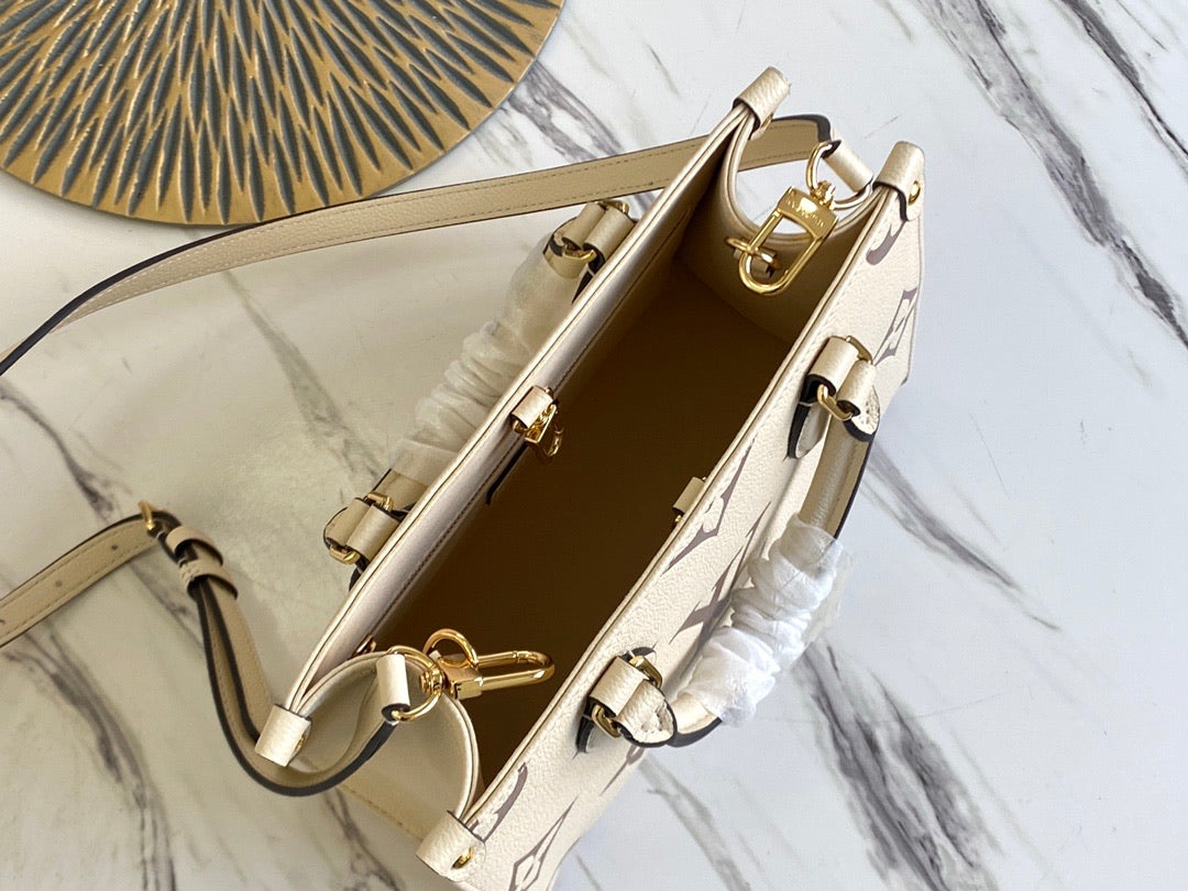 Bicolor handbag