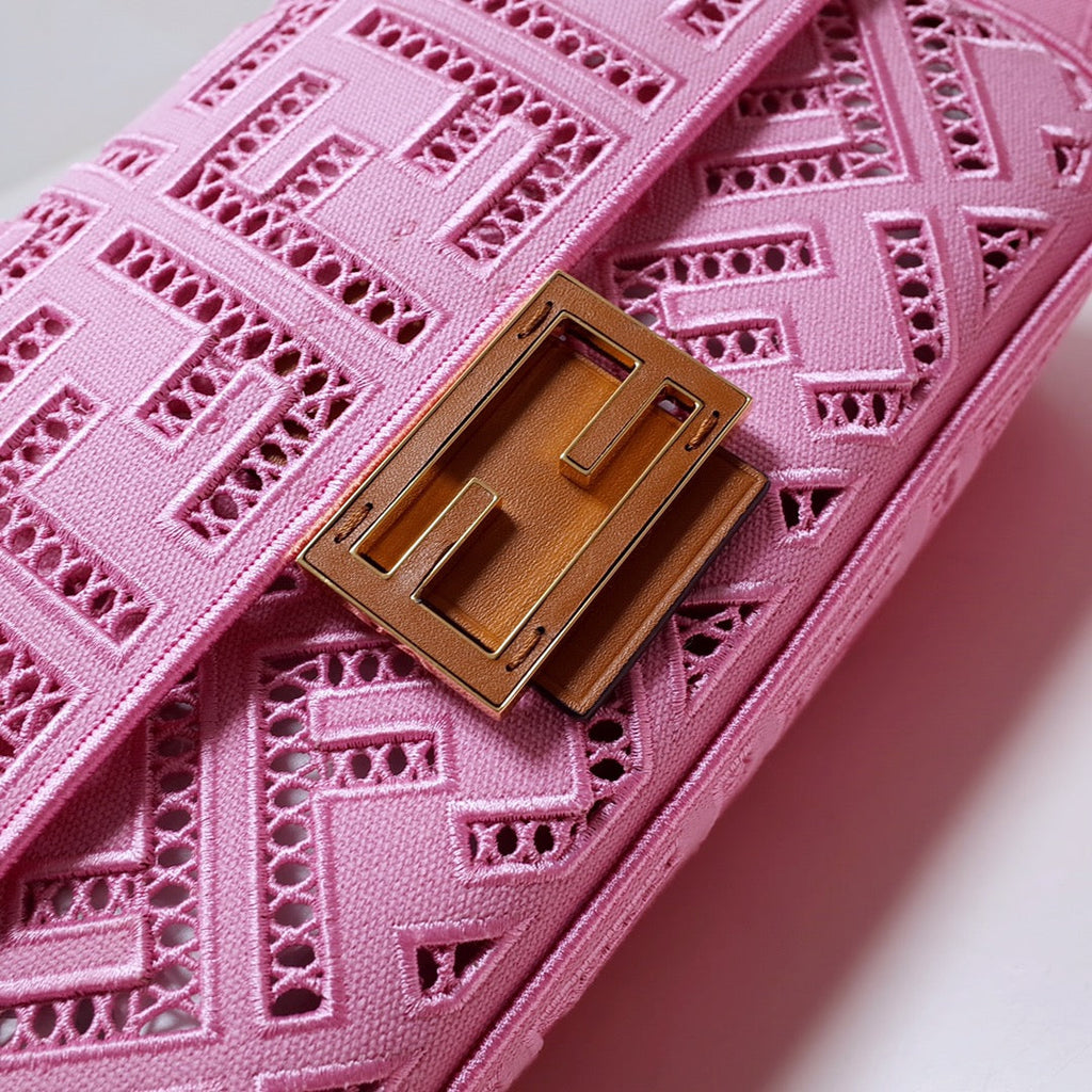 F e n d I 2021 27*6*15cm
