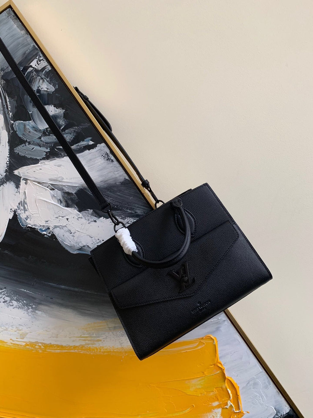 black Portable cross body dual-use bag