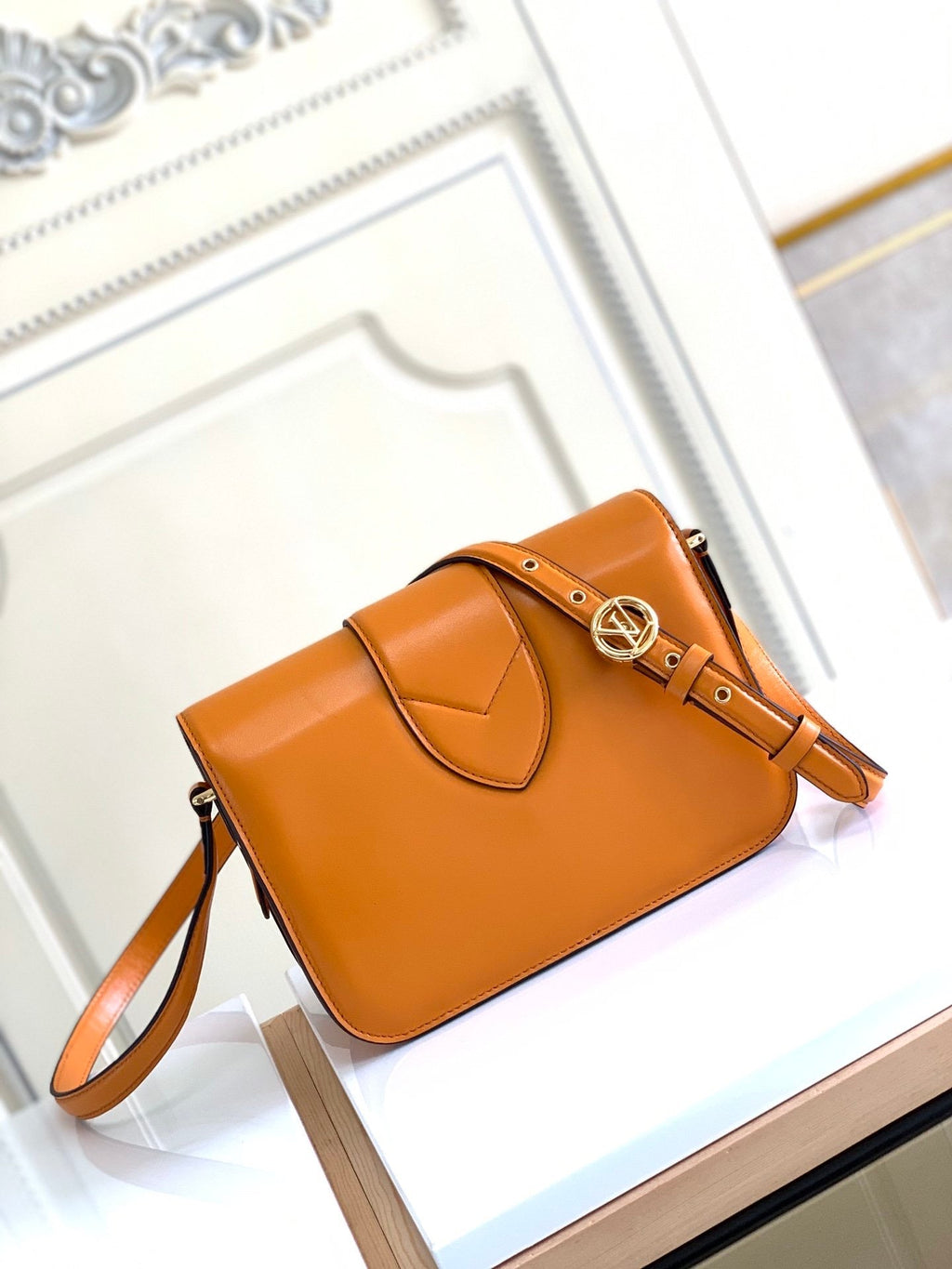 Fashion color handbag