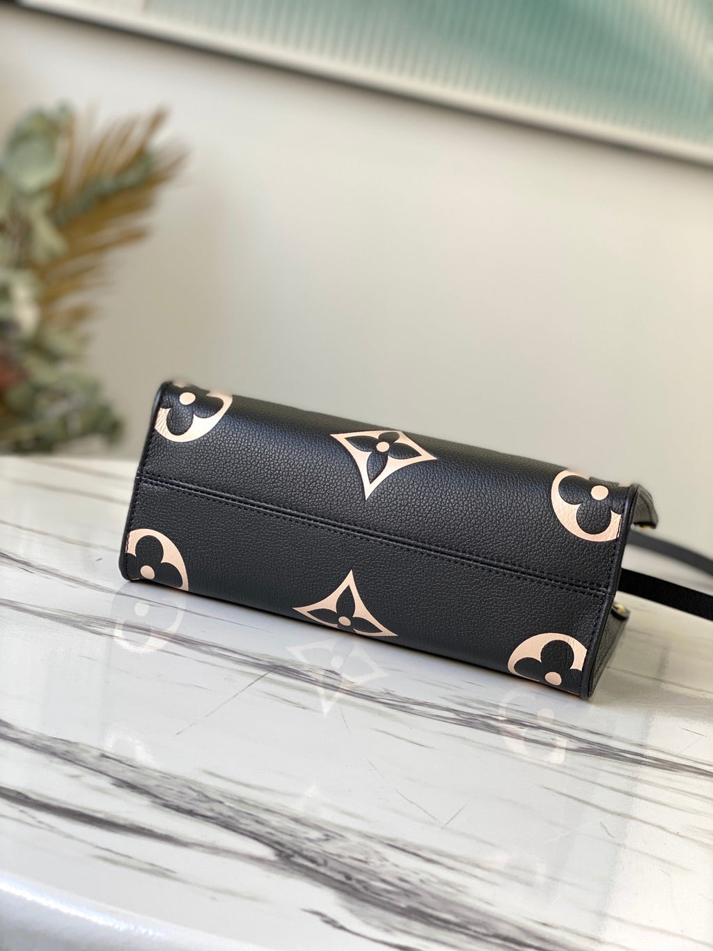 Bicolor handbag