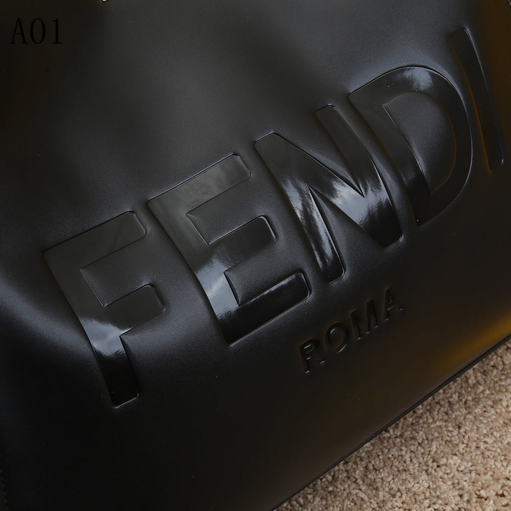 F e n d i black peekaboo 42cm